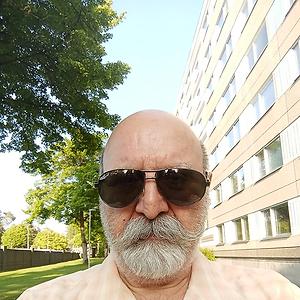 51+