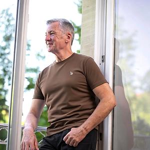 51+