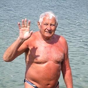 51+