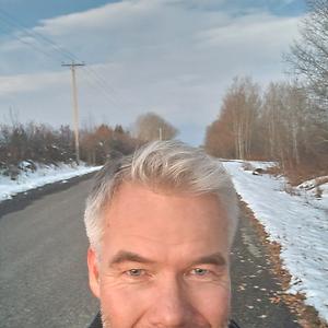 51+