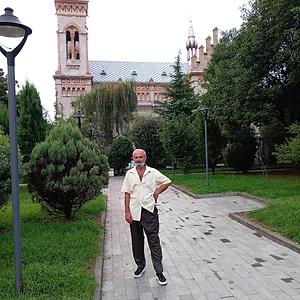 51+