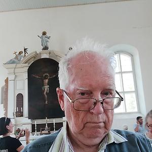 51+