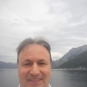 51+