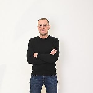 51+