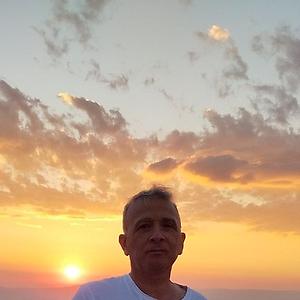 51+