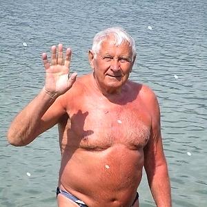 51+