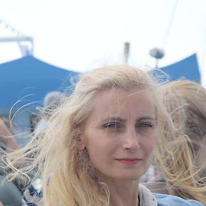 51+